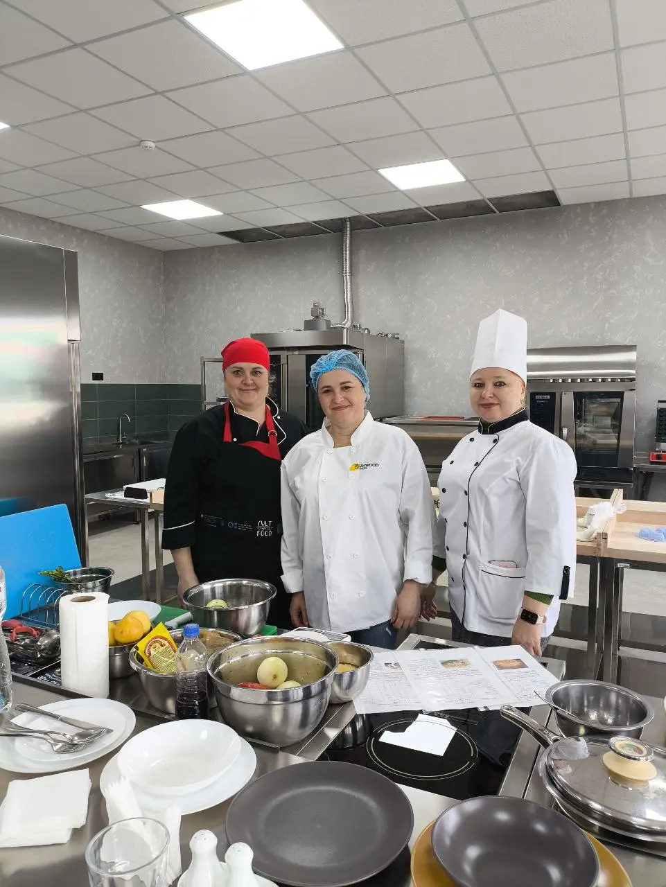 photo_5418139022892592190_y-1